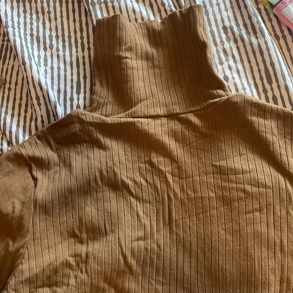 Clothes - Picture 9 of 16